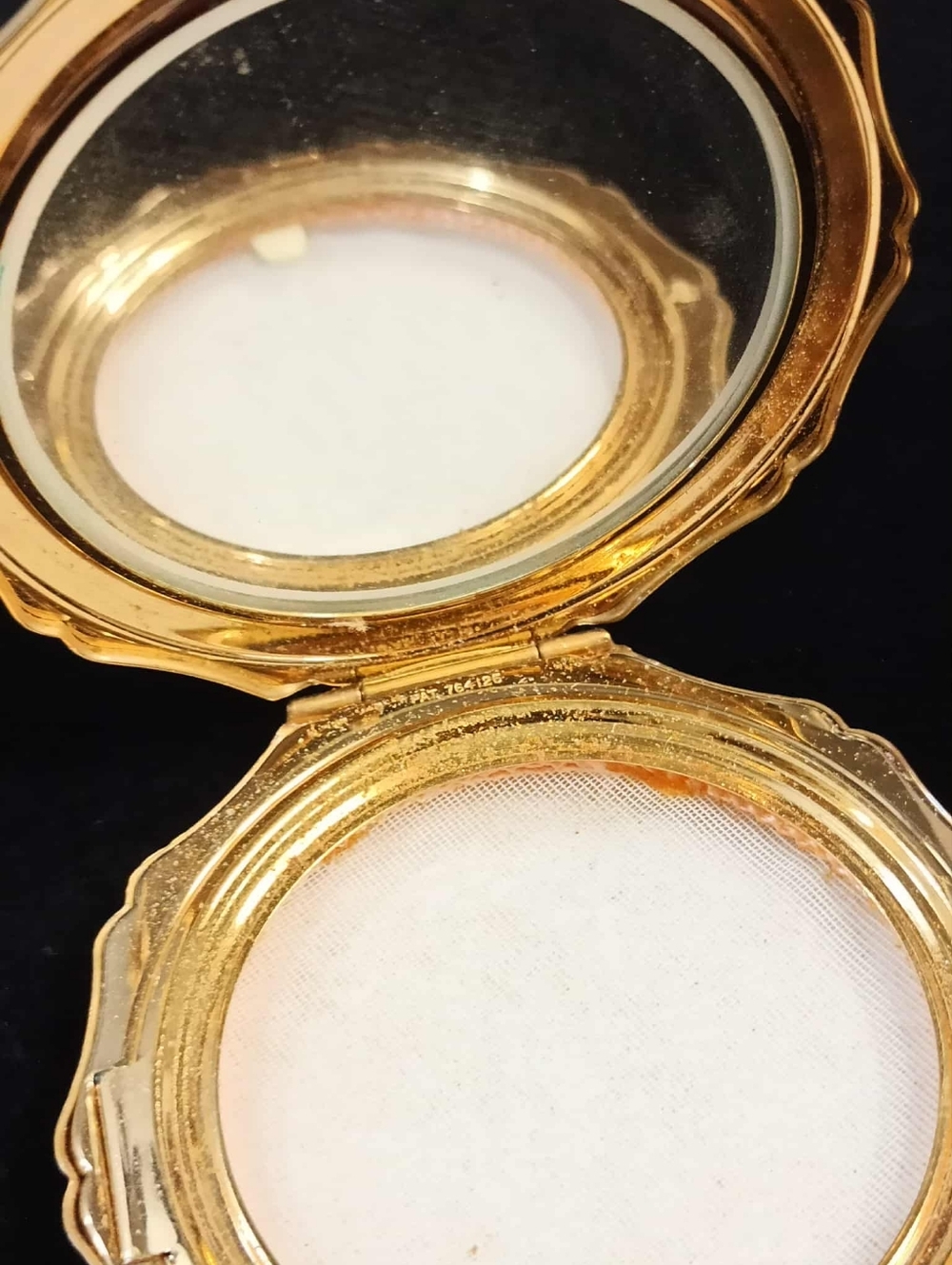 Vintage STRATTON England Powder Compact Mirror Black Floral Enamel Gold Tone - Picture 6 of 14